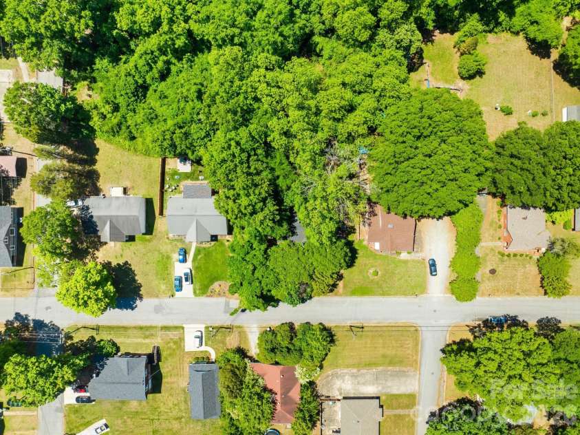 317 D Avenue, Salisbury, NC 28144.  MLS# CAR4379914, YatesRealty ID 20899. 