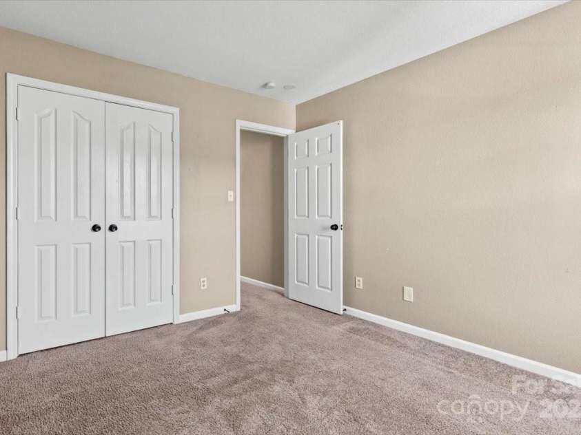 8610 Sawleaf Court, Charlotte, NC 28215.  MLS# CAR4257465, YatesRealty ID 20899. 