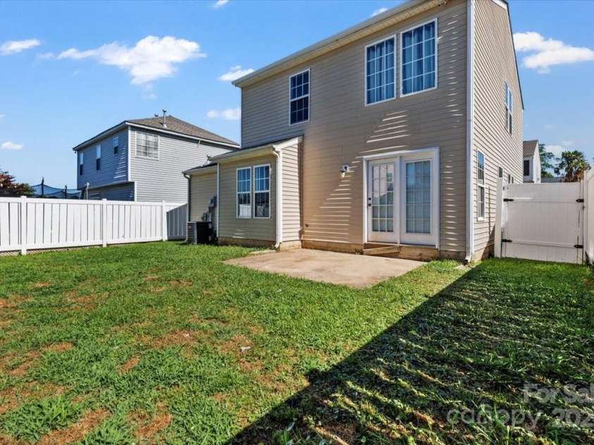 8610 Sawleaf Court, Charlotte, NC 28215.  MLS# CAR4257465, YatesRealty ID 20899. 