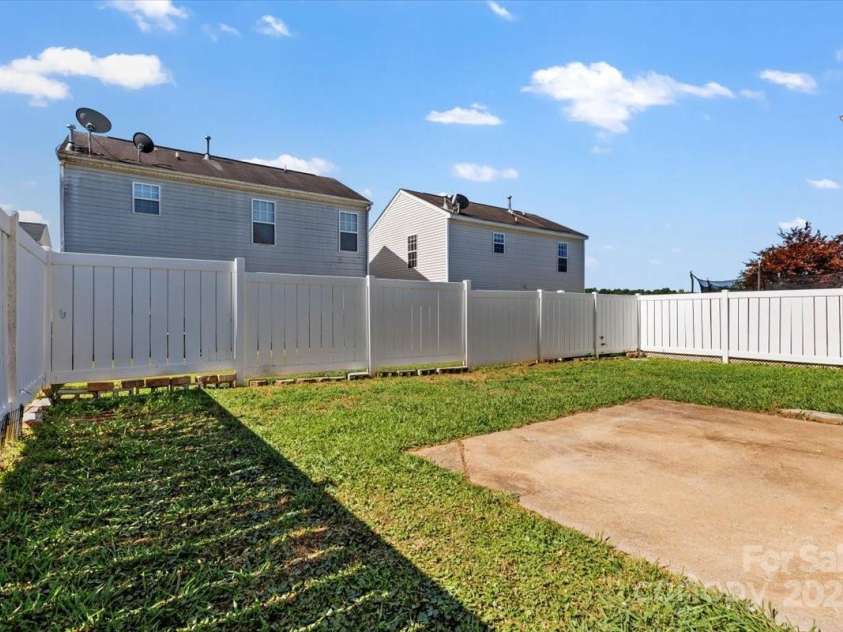 8610 Sawleaf Court, Charlotte, NC 28215.  MLS# CAR4257465, YatesRealty ID 20899. 