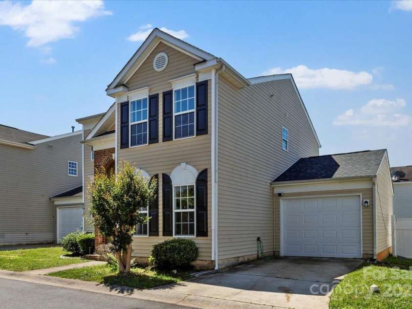 8610 Sawleaf Court, Charlotte, NC 28215.  MLS# CAR4257465, YatesRealty ID 20899. 