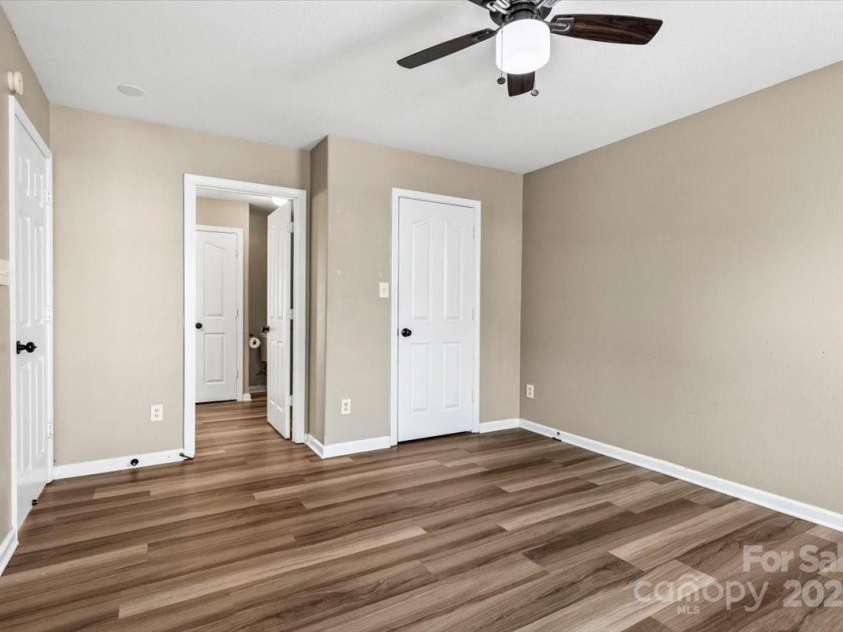 8610 Sawleaf Court, Charlotte, NC 28215.  MLS# CAR4257465, YatesRealty ID 20899. 