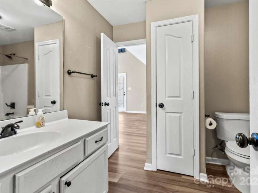8610 Sawleaf Court, Charlotte, NC 28215.  MLS# CAR4257465, YatesRealty ID 20899. 