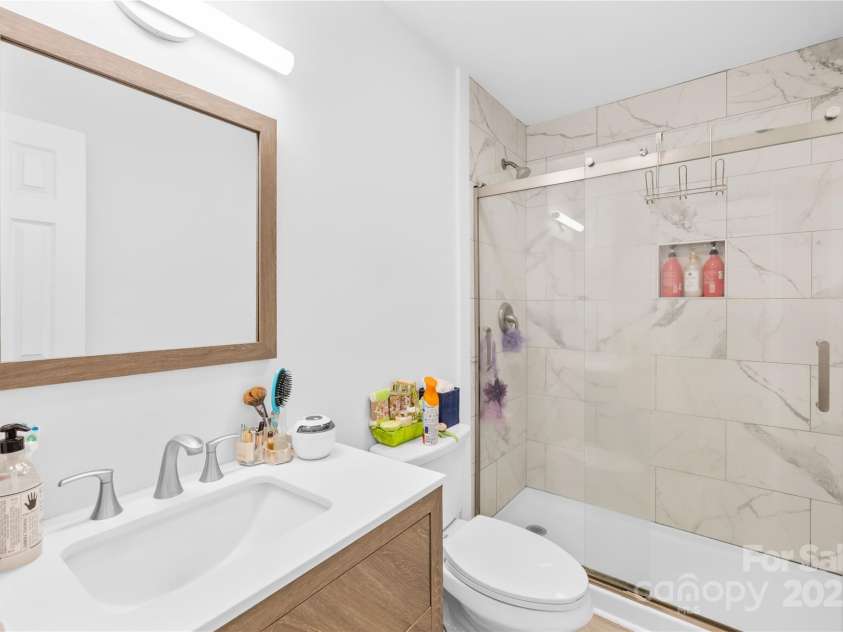 221 Reliance Road, Kings Mountain, NC 28086.  MLS# CAR4266635, YatesRealty ID 209. Bathroom #1