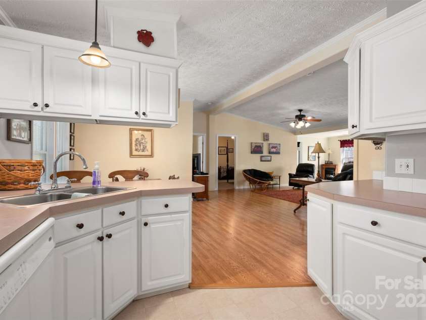 2504 Cottage Lane, Liberty Hill, SC 29074.  MLS# CAR4232116, YatesRealty ID 2090. 