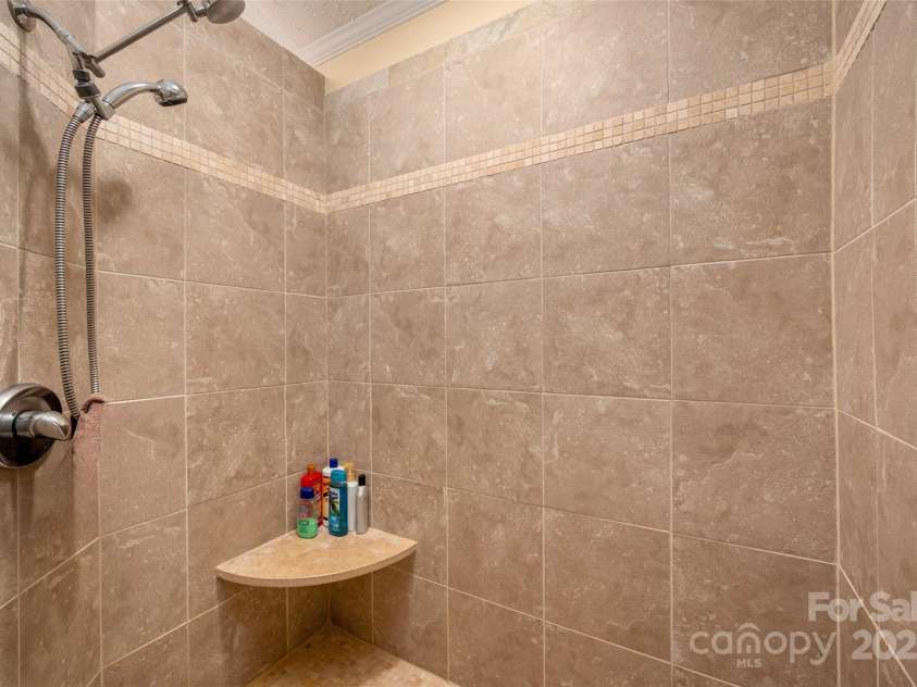 2504 Cottage Lane, Liberty Hill, SC 29074.  MLS# CAR4232116, YatesRealty ID 2090. Primary Bathroom (1)