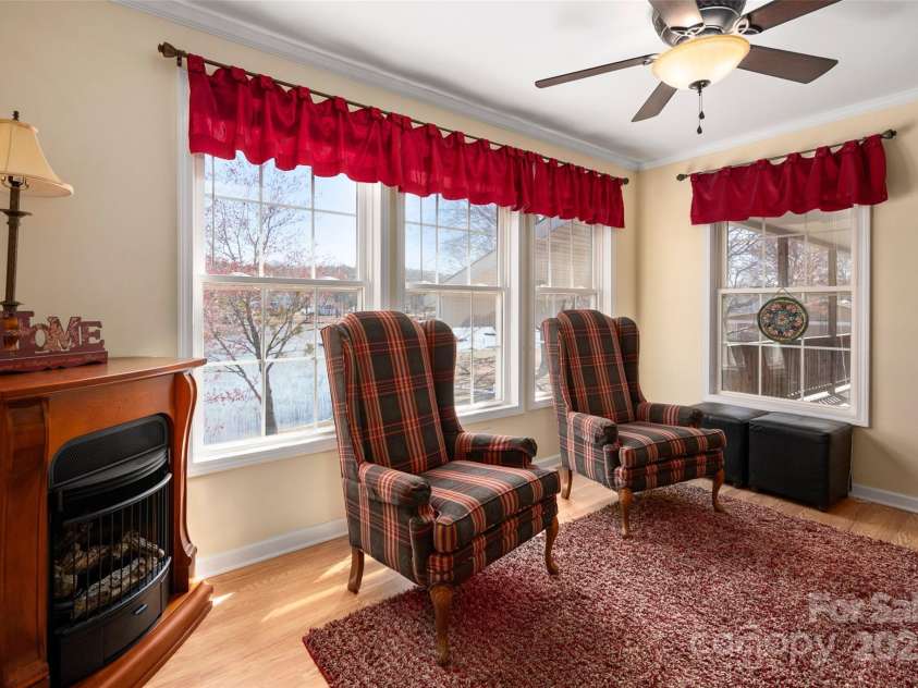 2504 Cottage Lane, Liberty Hill, SC 29074.  MLS# CAR4232116, YatesRealty ID 2090. Sitting area in Family Room