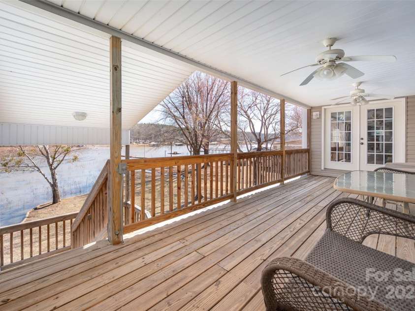 2504 Cottage Lane, Liberty Hill, SC 29074.  MLS# CAR4232116, YatesRealty ID 2090. Top Balcony/deck