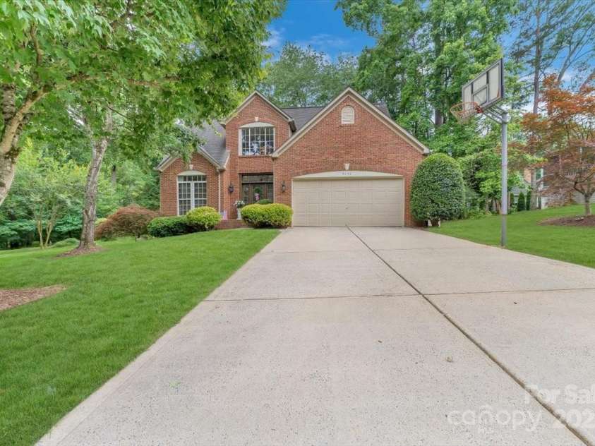 9040 Scottsboro Drive, Huntersville, NC 28078.  MLS# CAR4271133, YatesRealty ID 20900. 