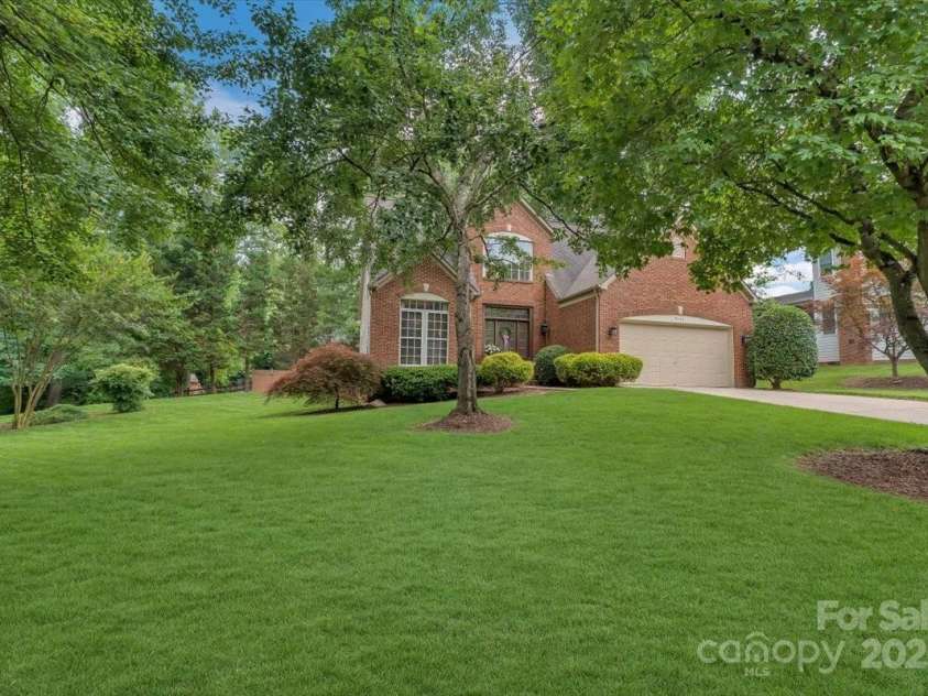 9040 Scottsboro Drive, Huntersville, NC 28078.  MLS# CAR4271133, YatesRealty ID 20900. 
