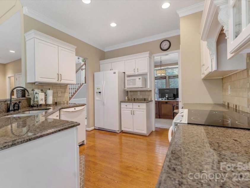 9040 Scottsboro Drive, Huntersville, NC 28078.  MLS# CAR4271133, YatesRealty ID 20900. 