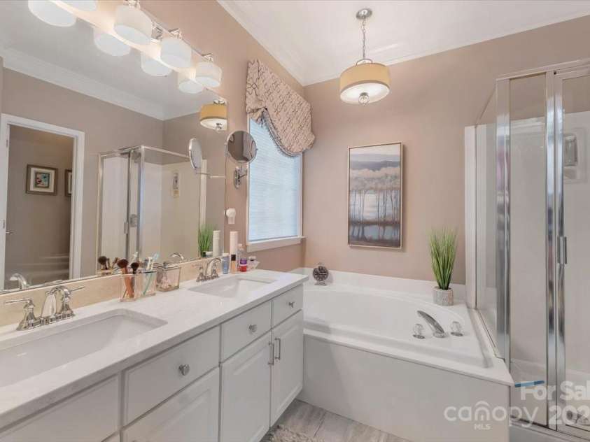 9040 Scottsboro Drive, Huntersville, NC 28078.  MLS# CAR4271133, YatesRealty ID 20900. 