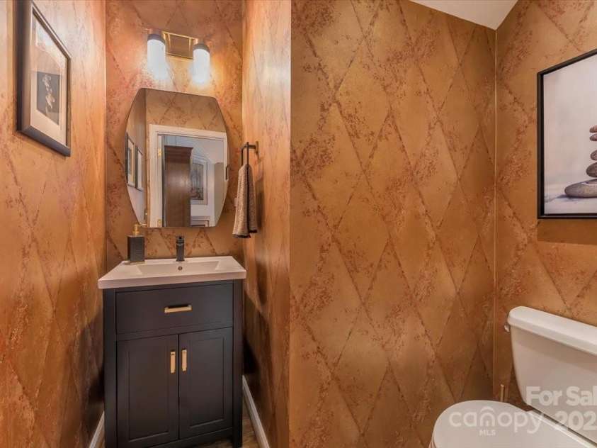 9040 Scottsboro Drive, Huntersville, NC 28078.  MLS# CAR4271133, YatesRealty ID 20900. 