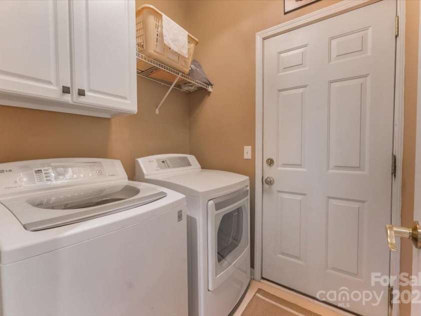 9040 Scottsboro Drive, Huntersville, NC 28078.  MLS# CAR4271133, YatesRealty ID 20900. 