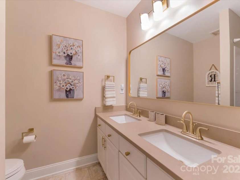 9040 Scottsboro Drive, Huntersville, NC 28078.  MLS# CAR4271133, YatesRealty ID 20900. 