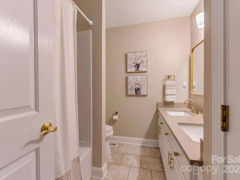 9040 Scottsboro Drive, Huntersville, NC 28078.  MLS# CAR4271133, YatesRealty ID 20900. 