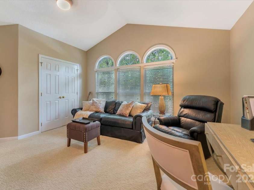 9040 Scottsboro Drive, Huntersville, NC 28078.  MLS# CAR4271133, YatesRealty ID 20900. 