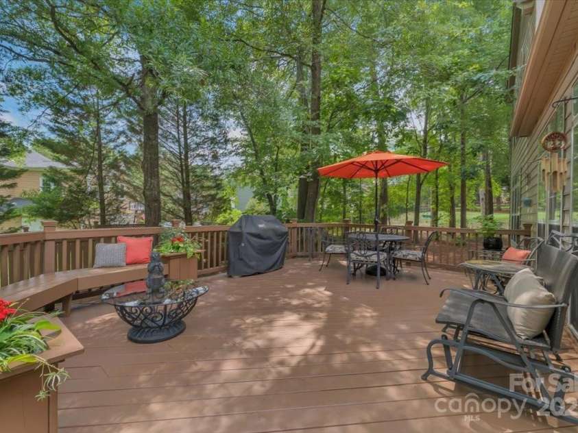 9040 Scottsboro Drive, Huntersville, NC 28078.  MLS# CAR4271133, YatesRealty ID 20900. 