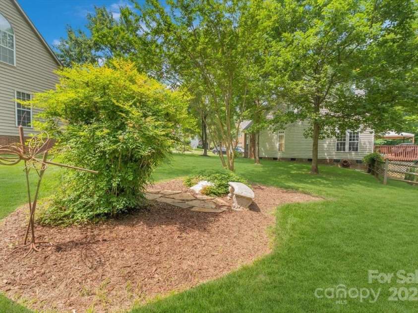 9040 Scottsboro Drive, Huntersville, NC 28078.  MLS# CAR4271133, YatesRealty ID 20900. 
