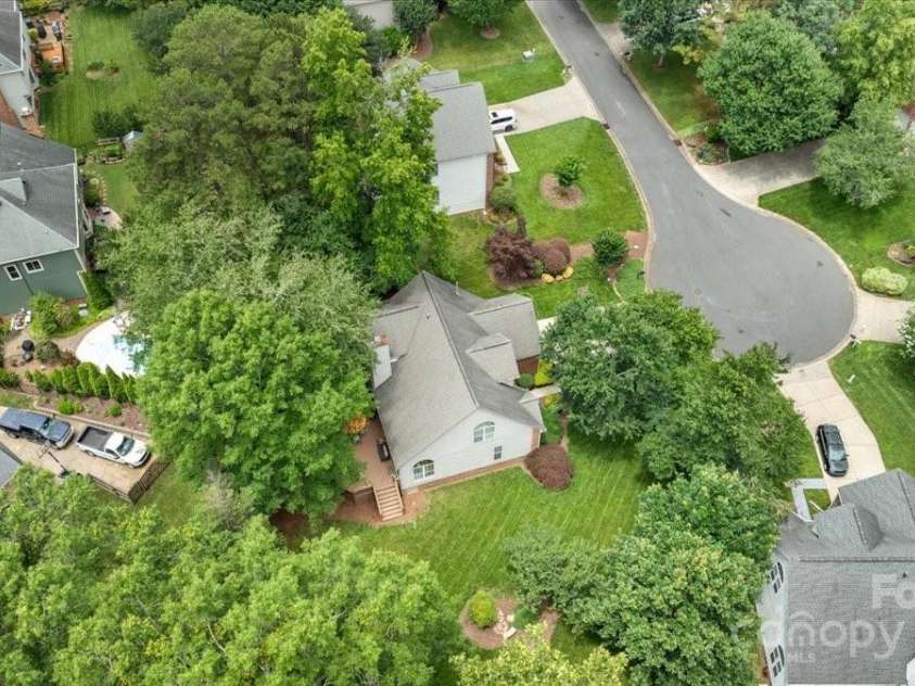 9040 Scottsboro Drive, Huntersville, NC 28078.  MLS# CAR4271133, YatesRealty ID 20900. 