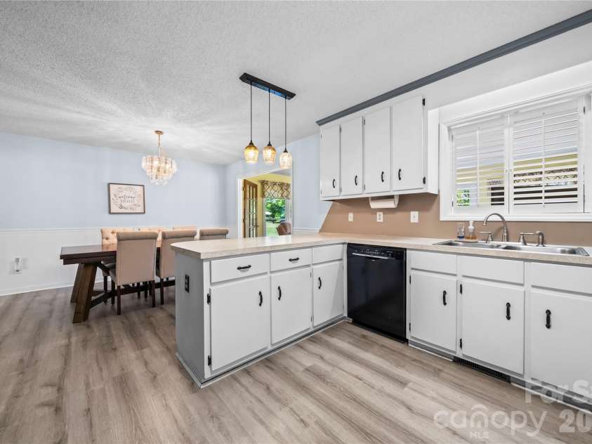 2503 White Store Road, Wingate, NC 28174.  MLS# CAR4368423, YatesRealty ID 20901. Kitchen