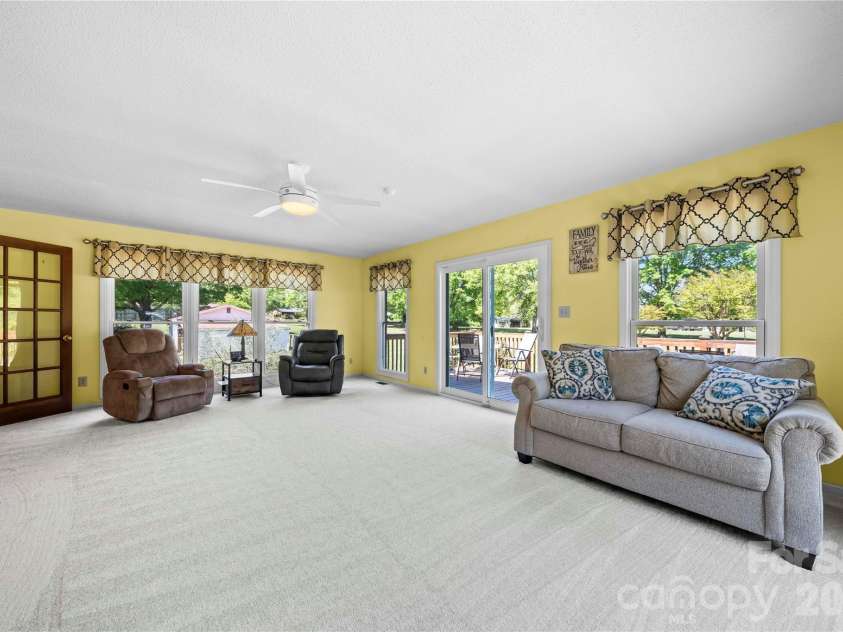2503 White Store Road, Wingate, NC 28174.  MLS# CAR4368423, YatesRealty ID 20901. Sunroom