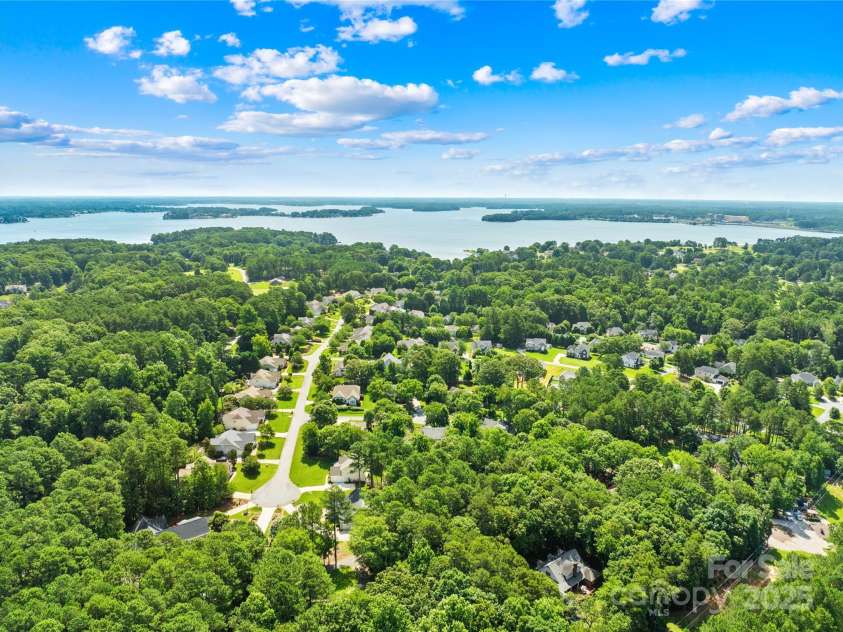 833 Lemond Lane, Denver, NC 28037.  MLS# CAR4269159, YatesRealty ID 20901. 