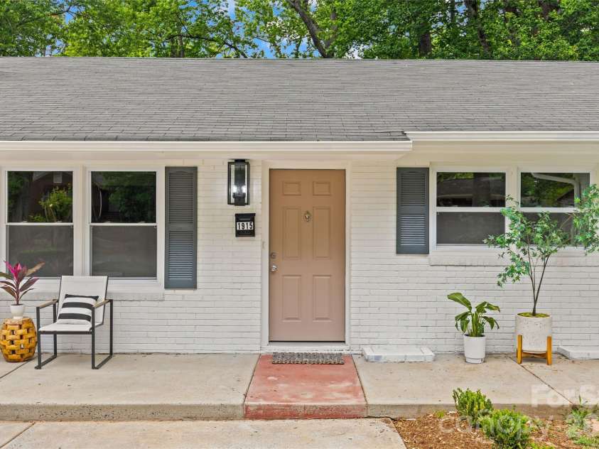 1915 Birchcrest Drive, Charlotte, NC 28205.  MLS# CAR4376317, YatesRealty ID 20902. 