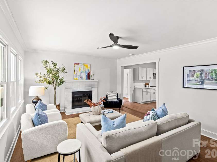 1915 Birchcrest Drive, Charlotte, NC 28205.  MLS# CAR4376317, YatesRealty ID 20902. 