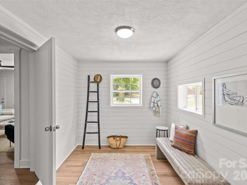 1915 Birchcrest Drive, Charlotte, NC 28205.  MLS# CAR4376317, YatesRealty ID 20902. 