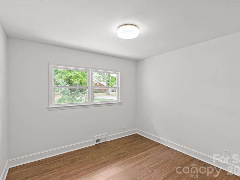 1915 Birchcrest Drive, Charlotte, NC 28205.  MLS# CAR4376317, YatesRealty ID 20902. 