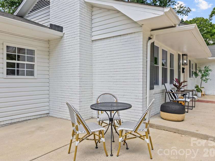 1915 Birchcrest Drive, Charlotte, NC 28205.  MLS# CAR4376317, YatesRealty ID 20902. 