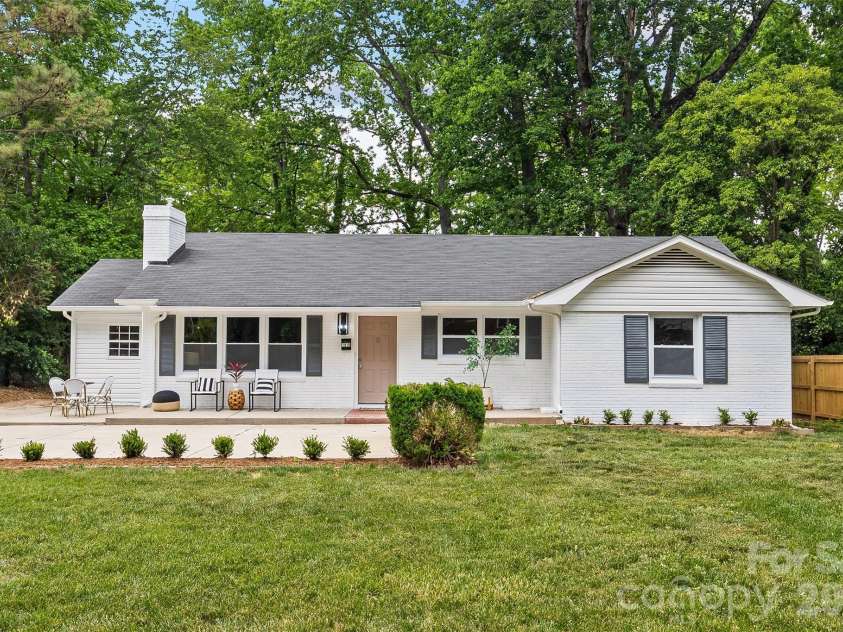 1915 Birchcrest Drive, Charlotte, NC 28205.  MLS# CAR4424189, YatesRealty ID 20902. 