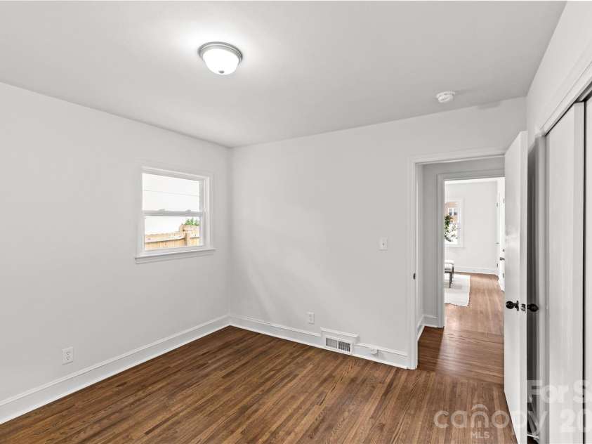 1915 Birchcrest Drive, Charlotte, NC 28205.  MLS# CAR4424189, YatesRealty ID 20902. 