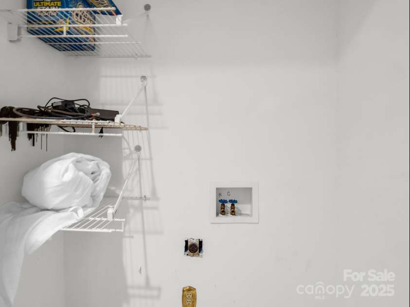 31 Hunting Country Trail, Tryon, NC 28782.  MLS# CAR4240091, YatesRealty ID 20903. Laundry hookup