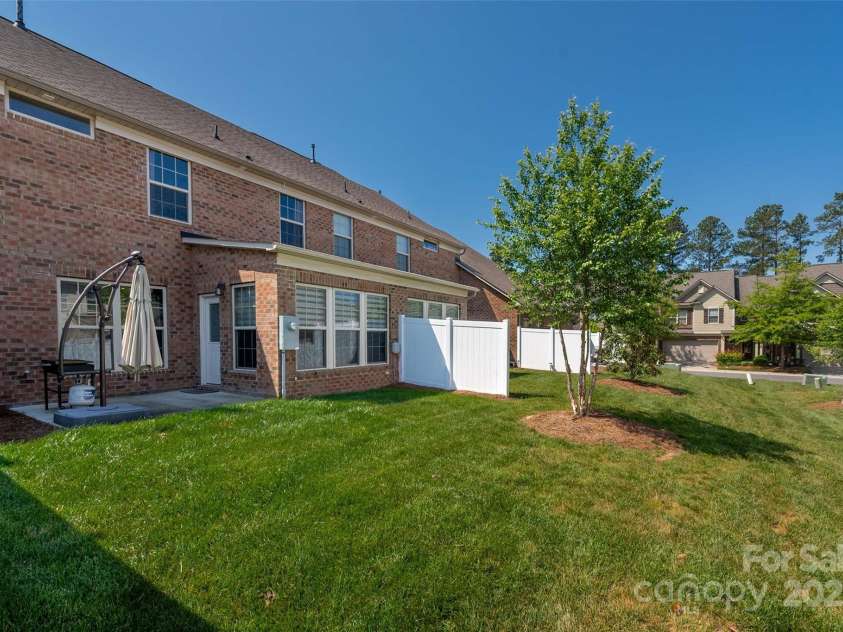 5014 Forest Hills Place, Fort Mill, SC 29707.  MLS# CAR4256572, YatesRealty ID 20906. 