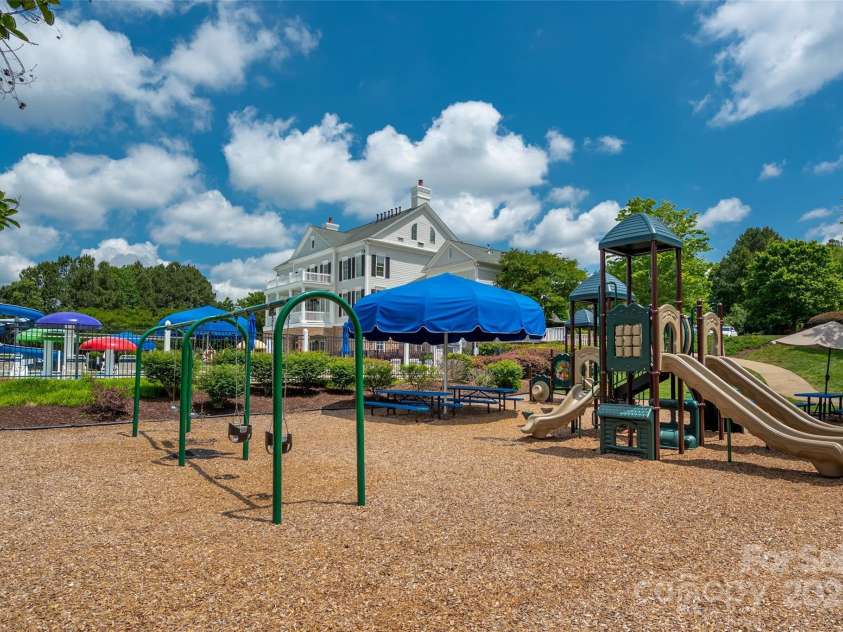 5014 Forest Hills Place, Fort Mill, SC 29707.  MLS# CAR4256572, YatesRealty ID 20906. 