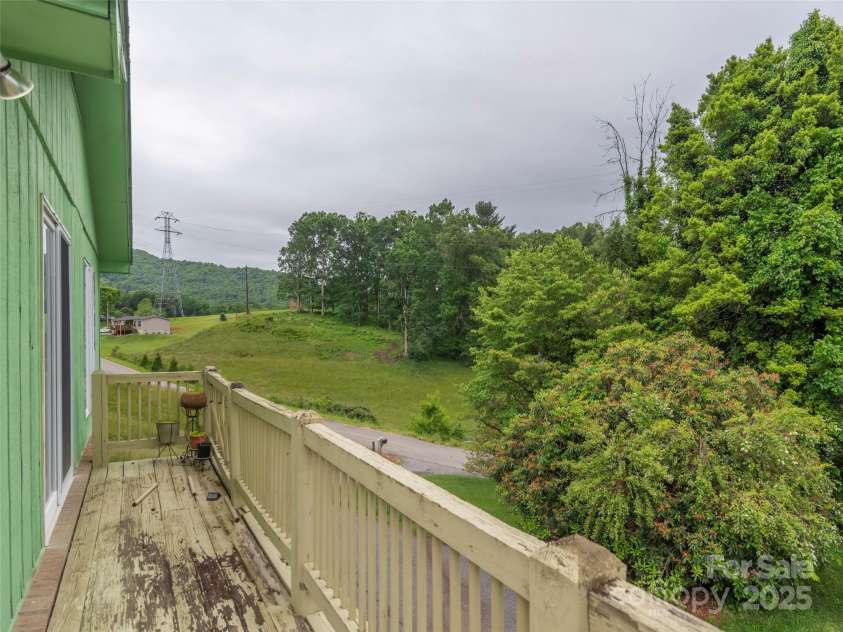 202 Terrell Road, Clyde, NC 28721.  MLS# CAR4265731, YatesRealty ID 20907. 