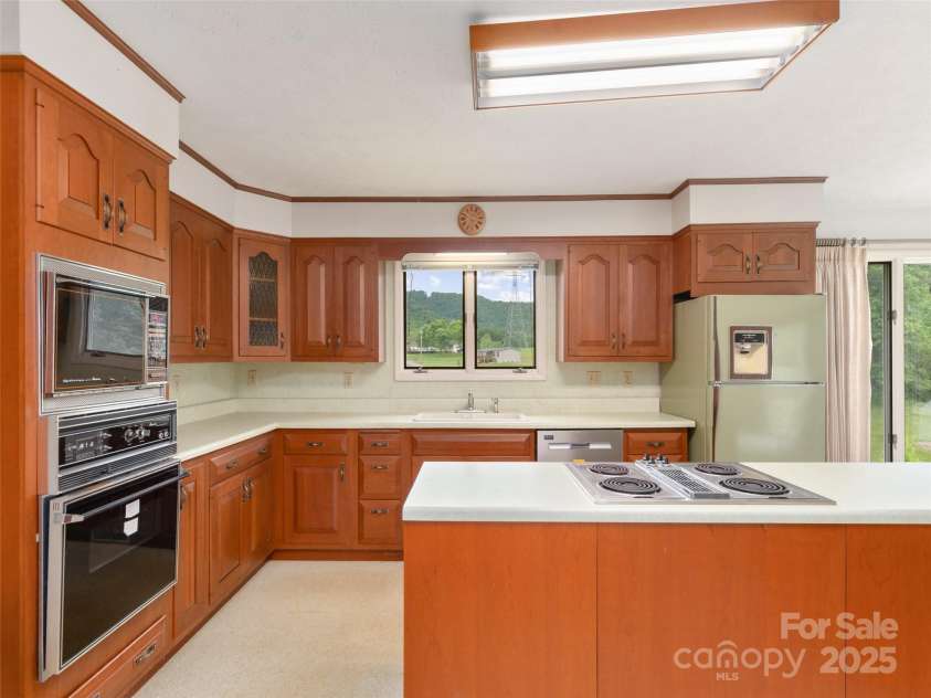 202 Terrell Road, Clyde, NC 28721.  MLS# CAR4265731, YatesRealty ID 20907. 