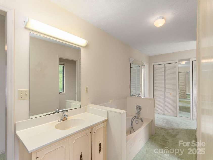 202 Terrell Road, Clyde, NC 28721.  MLS# CAR4265731, YatesRealty ID 20907. 