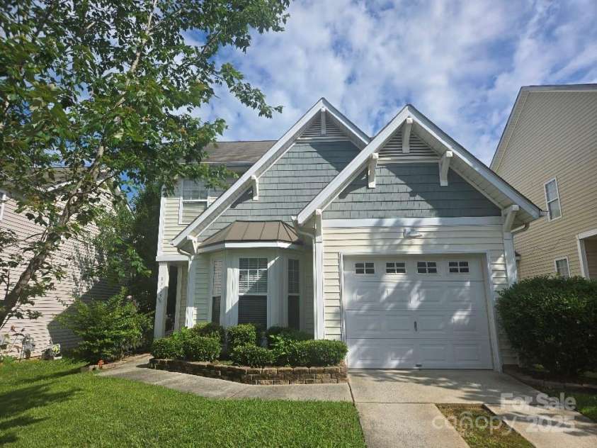 1715 Crabapple Tree Lane, Charlotte, NC 28214.  MLS# CAR4268525, YatesRealty ID 20908. 