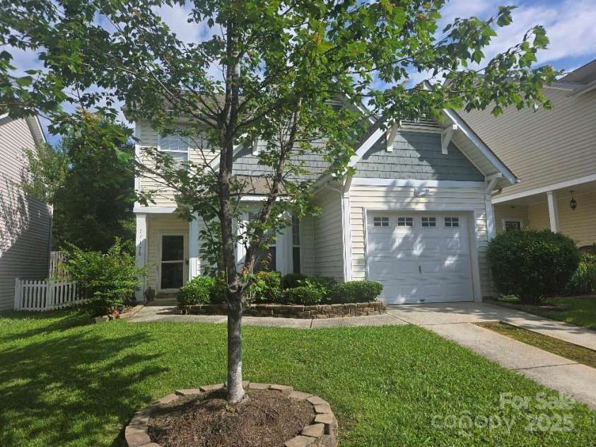 1715 Crabapple Tree Lane, Charlotte, NC 28214.  MLS# CAR4268525, YatesRealty ID 20908. 