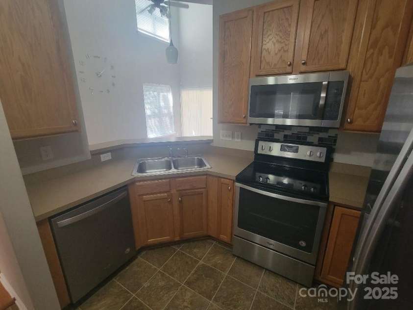 1715 Crabapple Tree Lane, Charlotte, NC 28214.  MLS# CAR4268525, YatesRealty ID 20908. 
