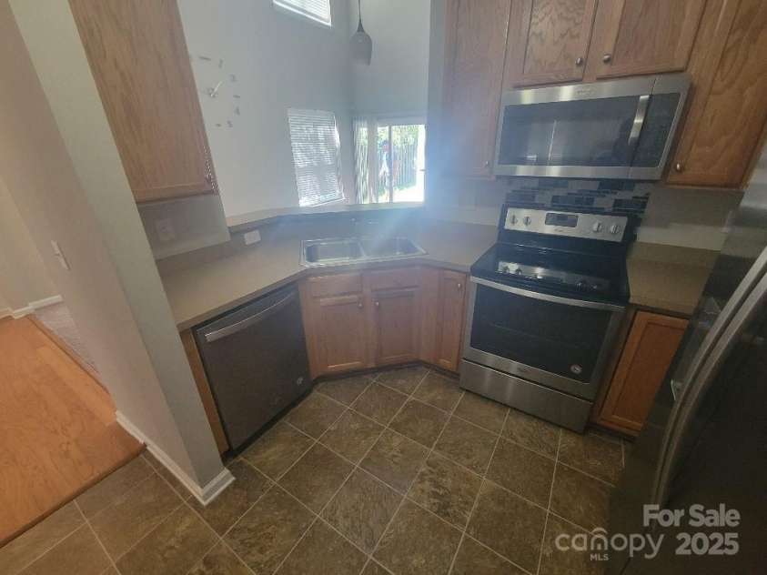 1715 Crabapple Tree Lane, Charlotte, NC 28214.  MLS# CAR4268525, YatesRealty ID 20908. 