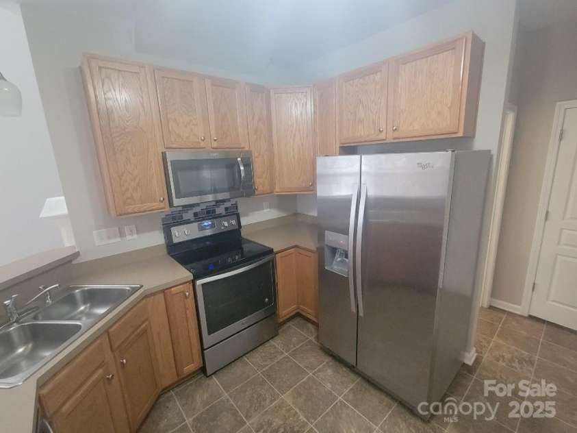 1715 Crabapple Tree Lane, Charlotte, NC 28214.  MLS# CAR4268525, YatesRealty ID 20908. 