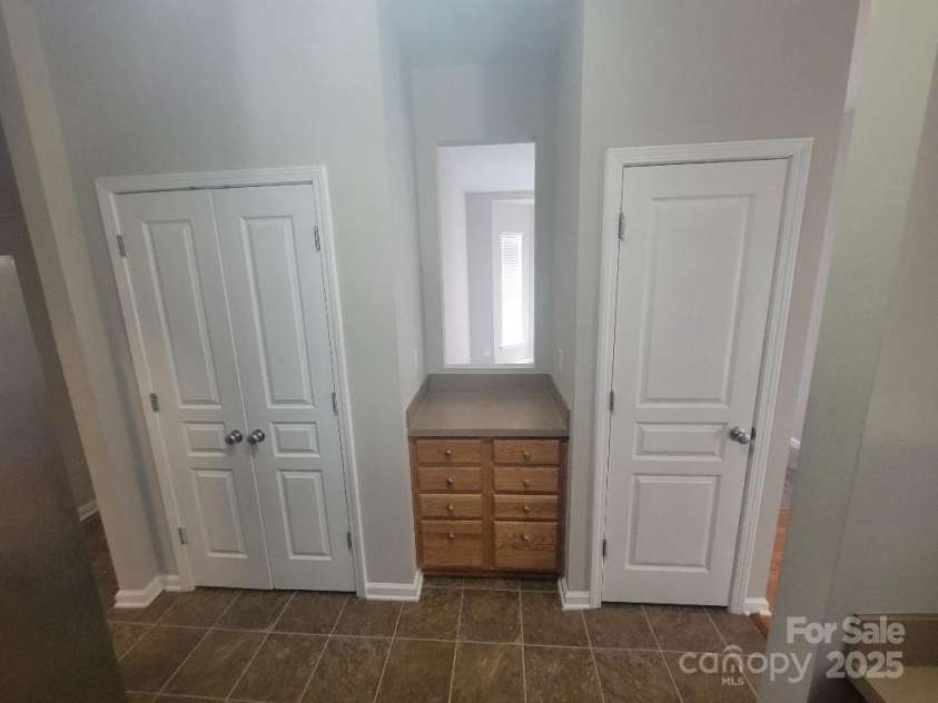 1715 Crabapple Tree Lane, Charlotte, NC 28214.  MLS# CAR4268525, YatesRealty ID 20908. 