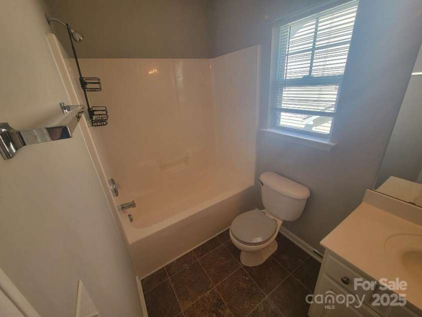 1715 Crabapple Tree Lane, Charlotte, NC 28214.  MLS# CAR4268525, YatesRealty ID 20908. 