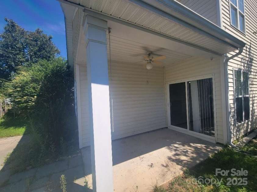 1715 Crabapple Tree Lane, Charlotte, NC 28214.  MLS# CAR4268525, YatesRealty ID 20908. 