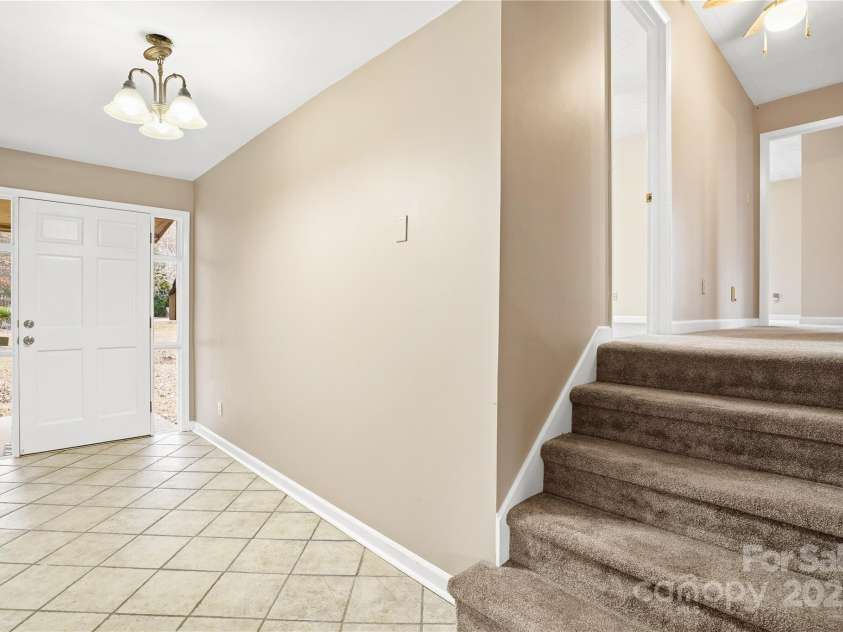 2619 Hopewell Church Road, Sherrills Ford, NC 28673.  MLS# CAR4265772, YatesRealty ID 2091. Welcoming foyer sets the tone for this charming, multi-level home.