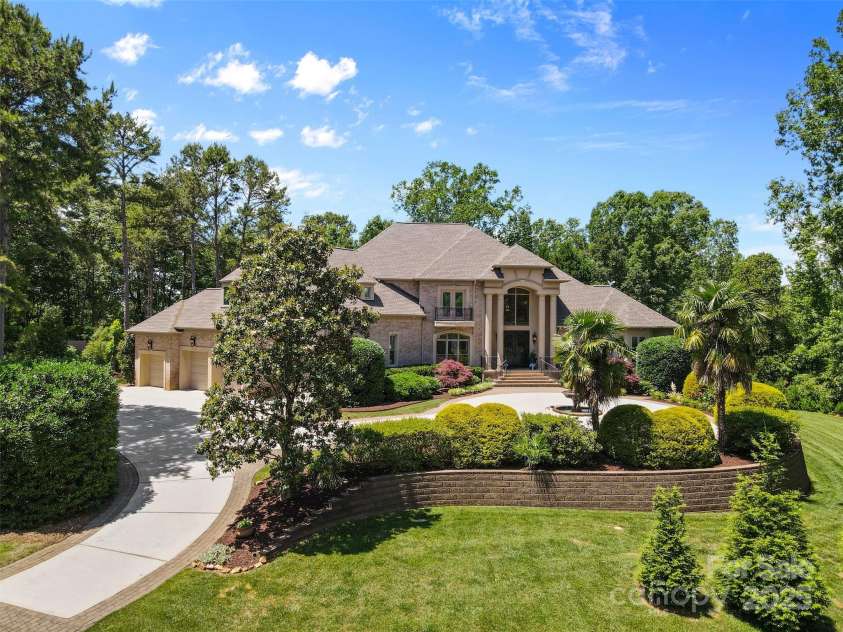 1405 Saratoga Woods Drive, Waxhaw, NC 28173.  MLS# CAR4264513, YatesRealty ID 20910. 